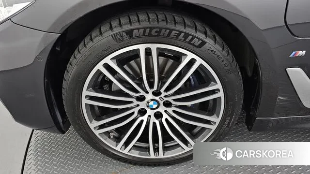 BMW 5 Series (G30) id 3044759 из Кореи 15