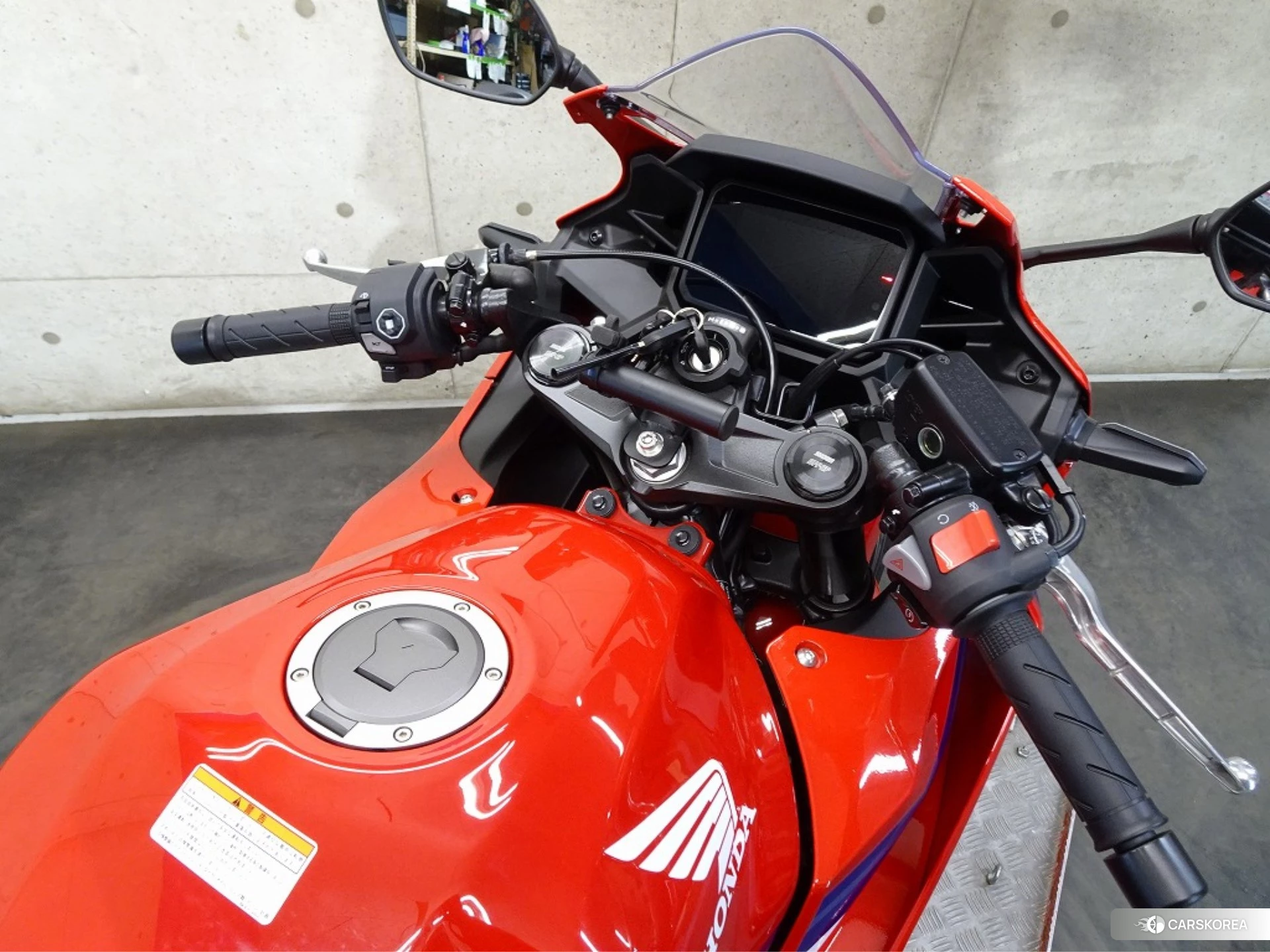 Проданный Honda CBR400R id 4184856 из Японии, фото 26