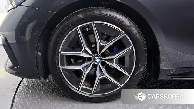 BMW 5 Series (G60) id 3523373 из Кореи 15