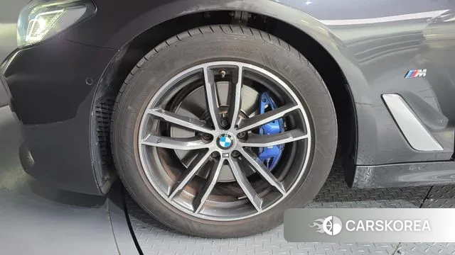 BMW 5 Series (G30) id 3322475 из Кореи 15