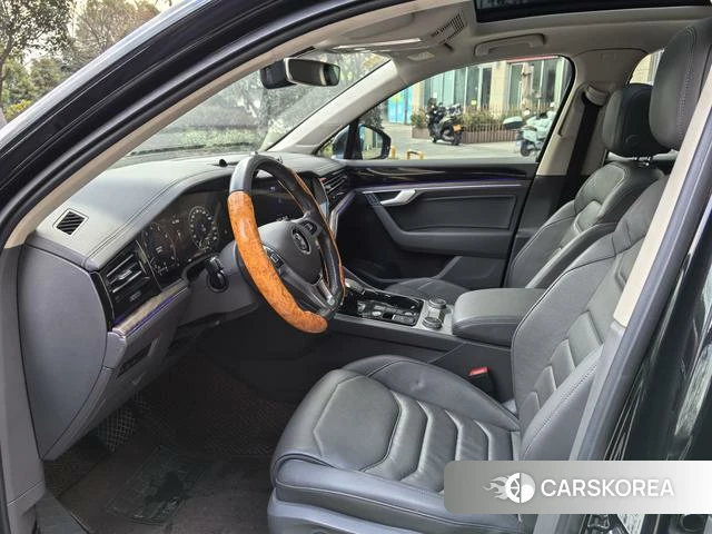 Volkswagen Touareg 2019 Черный из Китая, фото 6