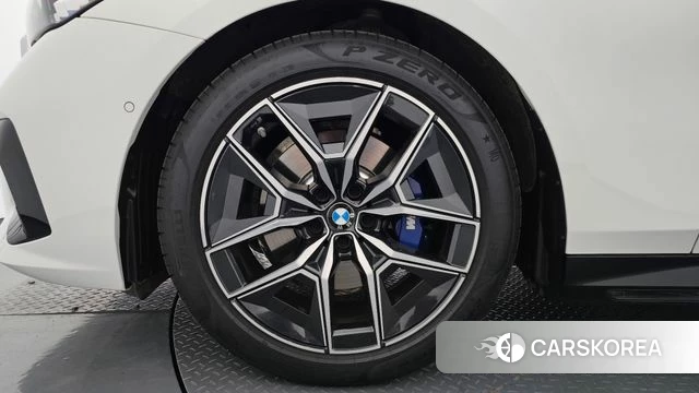BMW 5 Series (G60) id 4279867 из Кореи 15
