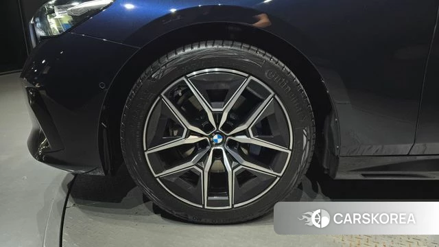 BMW 5 Series (G60) id 4916323 из Кореи 26