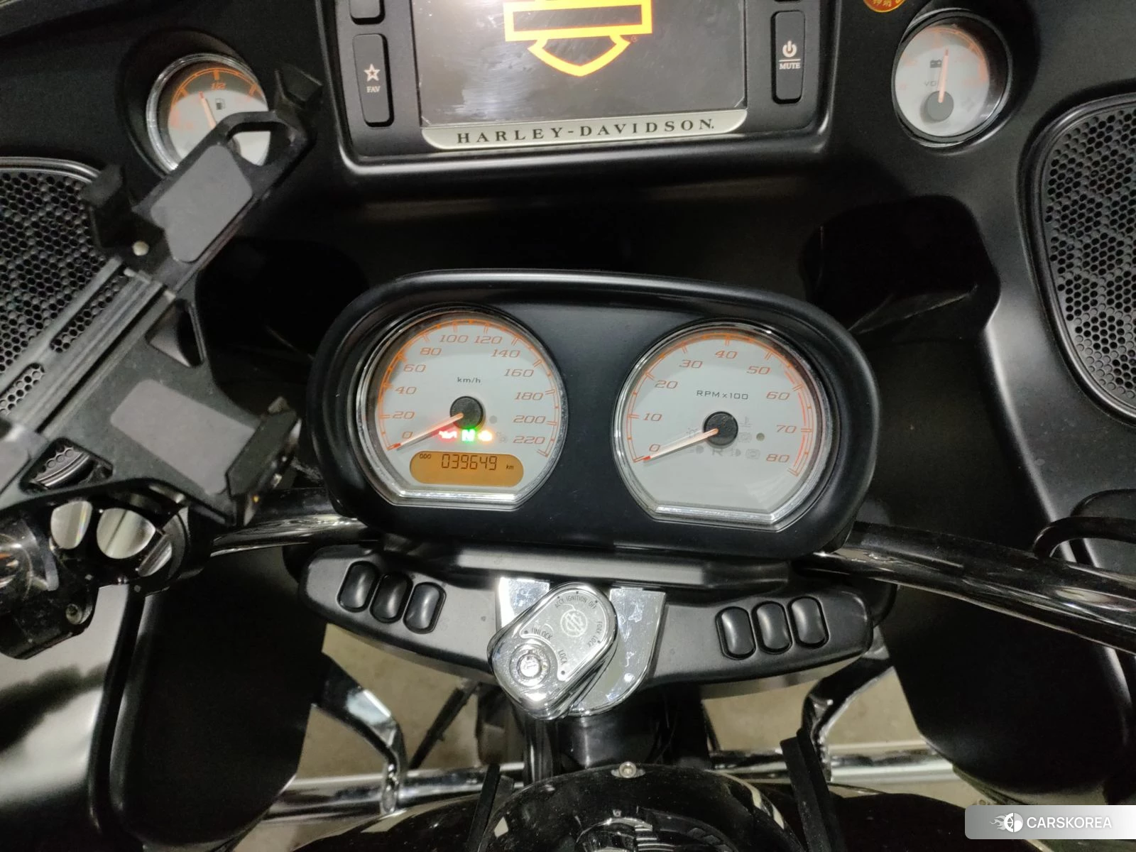 Проданный Harley-Davidson Road Glide FLTRX1750 2018 из Японии, фото 4