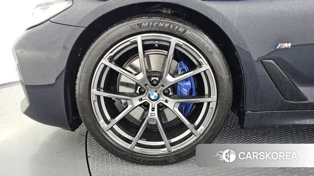 BMW 5 Series (G30) id 3508826 из Кореи 15