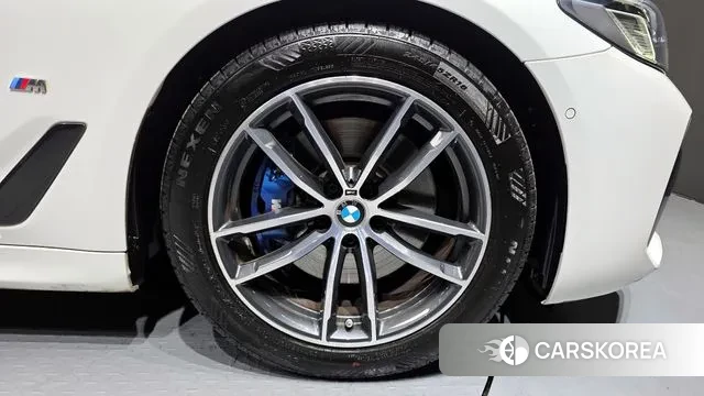 BMW 5 Series (G30) id 3752213 из Кореи 15