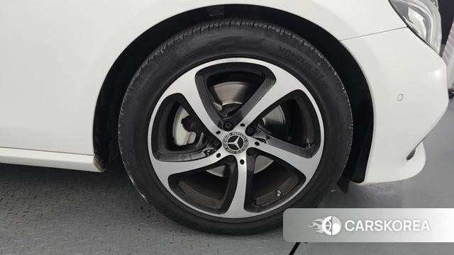 Mercedes-Benz E-Class W213 id 4446782 из Кореи 25