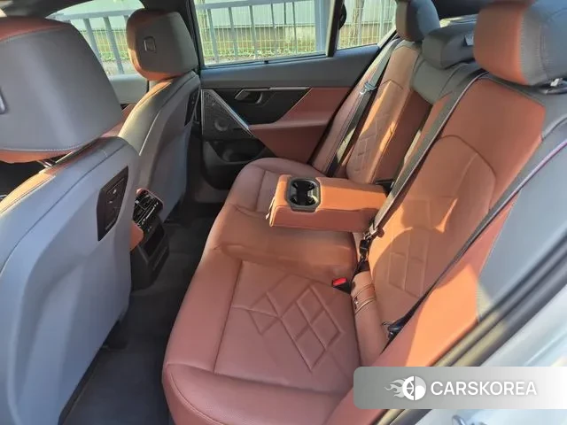 BMW i5 (G60) 2025 Белый из Кореи, фото 5