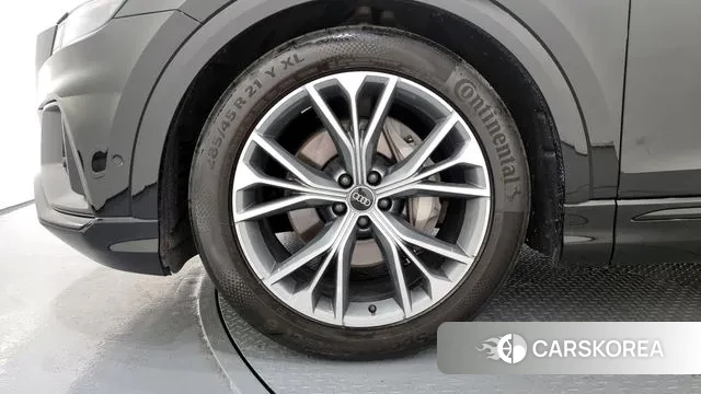 Audi Q8 (4M) id 2905494 из Кореи 15