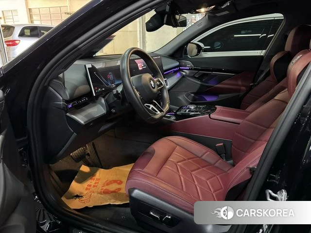 BMW 5 series 2025 Черный из Китая, фото 6