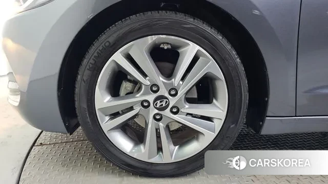 Hyundai Avante AD id 3651988 из Кореи 15