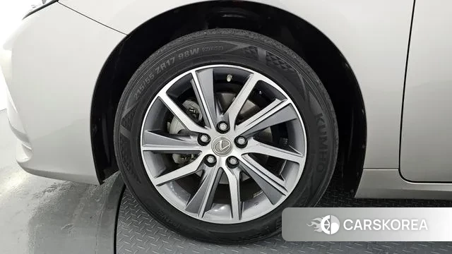 Lexus New ES300h id 3779145 из Кореи 15