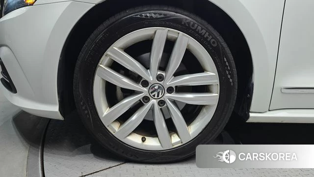 Volkswagen The New Passat id 4610416 из Кореи 28