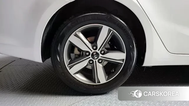 Kia The New K3 id 3588576 из Кореи 15