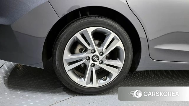 Hyundai Avante AD id 3899846 из Кореи 15