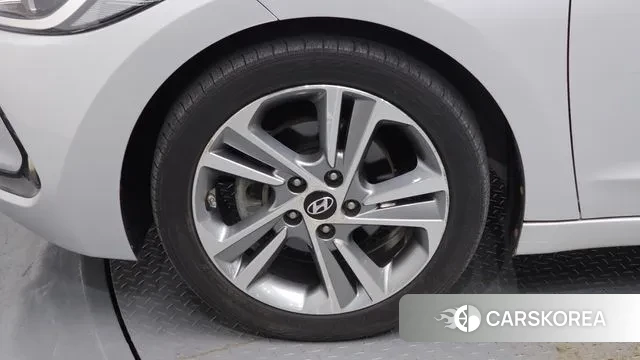 Hyundai Avante AD id 3773342 из Кореи 15