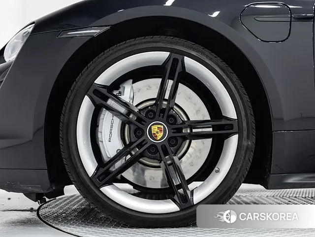 Porsche Taycan id 3365686 из Кореи 12