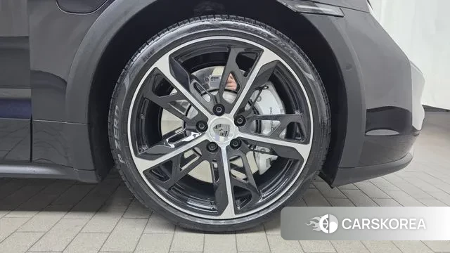 Porsche Taycan id 3471911 из Кореи 15