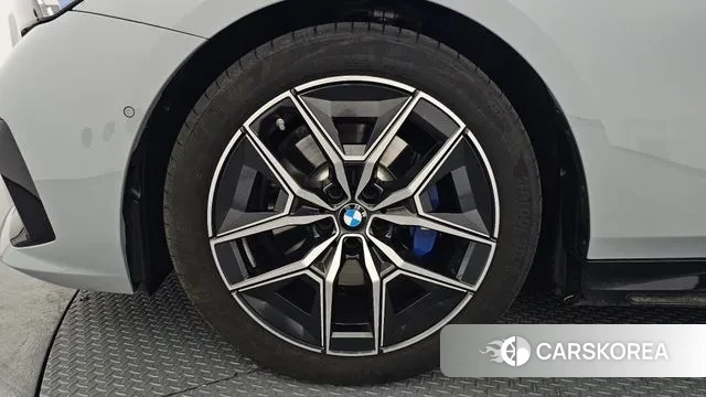 BMW 5 Series (G60) id 3720608 из Кореи 15