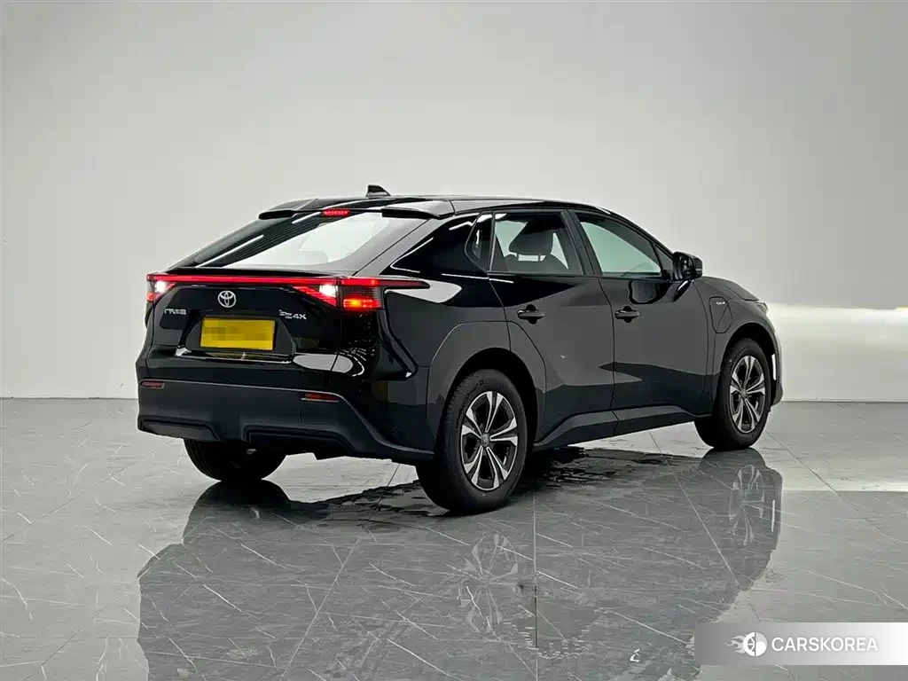 Toyota bZ4X id 4554133 из Китая 19