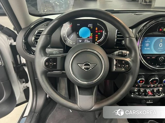 Mini Cooper Clubman 2023 Белый из Кореи, фото 6