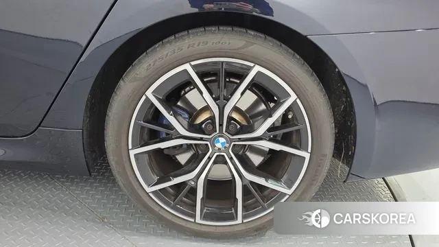 BMW 5 Series (G30) id 3395614 из Кореи 15