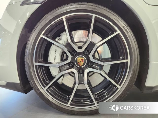 Porsche Taycan id 4456652 из Кореи 7