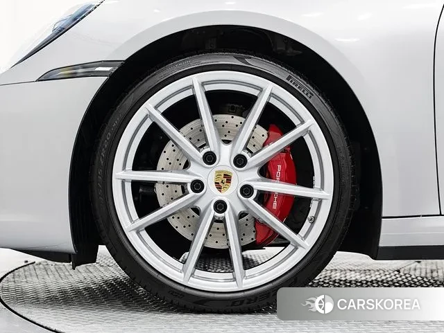 Porsche 911(992) id 3605727 из Кореи 14