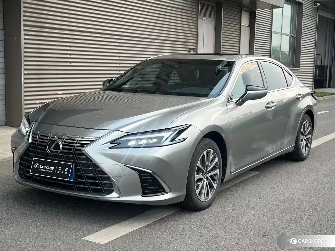 Lexus ES 2025 Silver/gray из Китая, фото 5