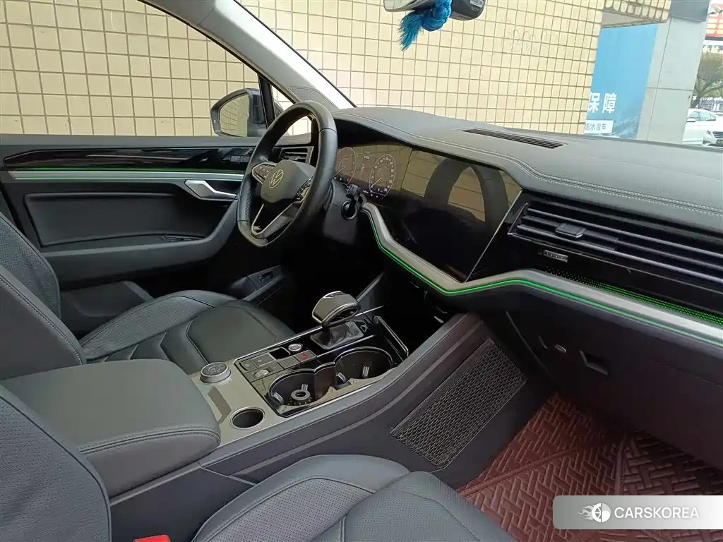 Volkswagen Touareg id 4589353 из Китая 11