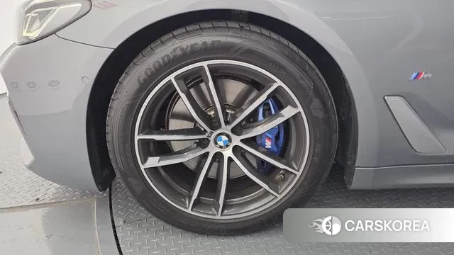 BMW 5 Series (G30) id 3153996 из Кореи 15