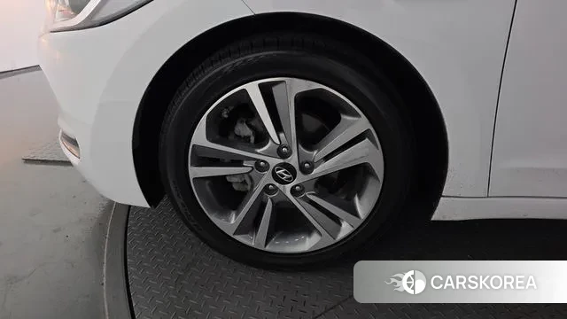 Hyundai Avante AD id 3418227 из Кореи 15