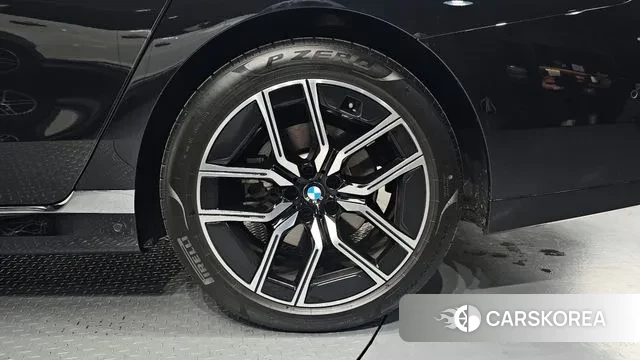 BMW 7 Series (G70) id 3523997 из Кореи 15