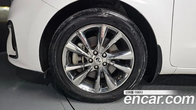 Kia The New Carnival id 2435689 из Кореи 15