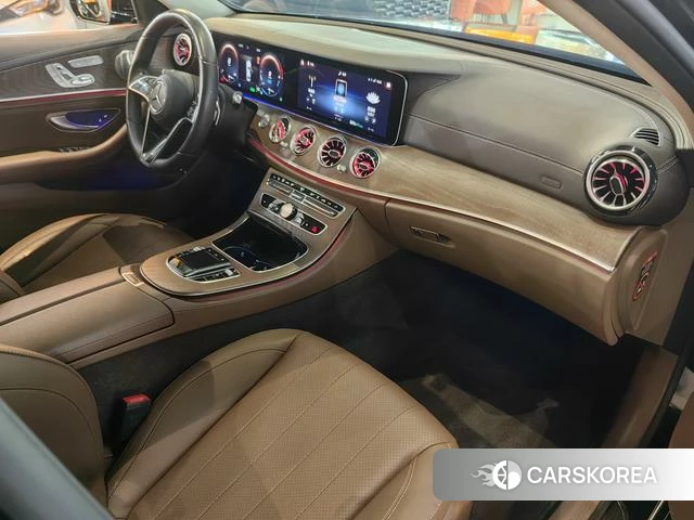 Mercedes-Benz E-class PHEV 2023 Черный из Китая, фото 5