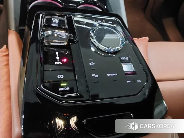 BMW 5 Series (G60) id 3512178 из Кореи 10