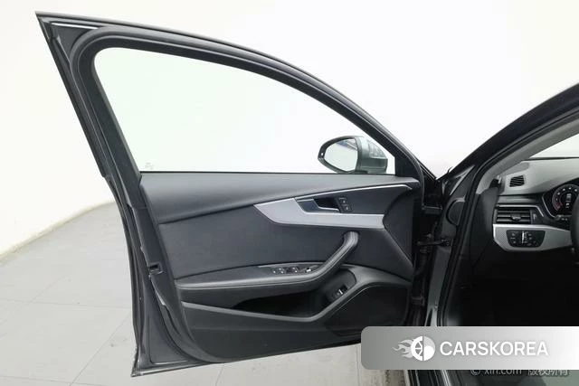 Audi A4L id 4273015 из Китая 19
