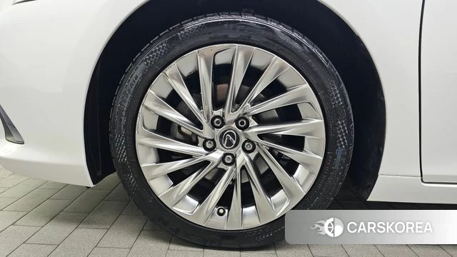 Lexus ES300h 7th generation id 4899261 из Кореи 28