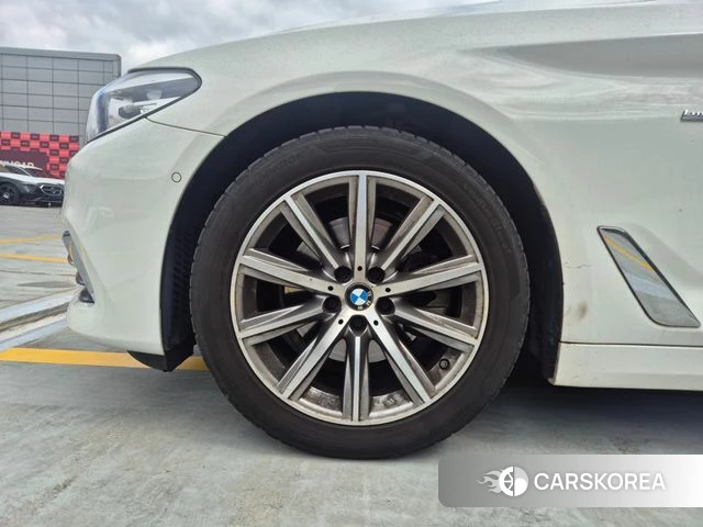 BMW 5 Series (G30) id 3873609 из Кореи 8