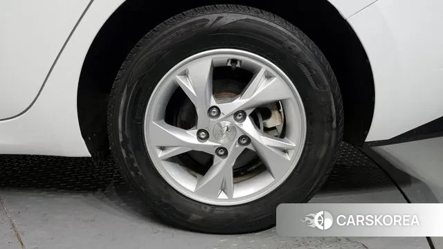 Hyundai Avante (CN7) id 3448960 из Кореи 15