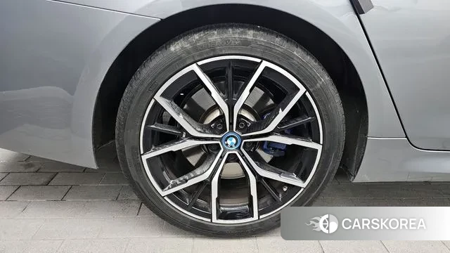 BMW 5 Series (G30) id 3478127 из Кореи 15