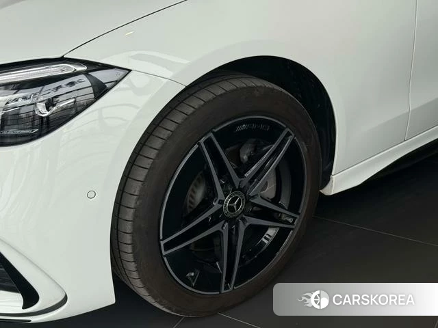 Mercedes-Benz Class C 2025 Белый из Китая, фото 5