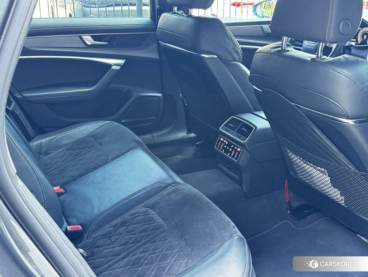 Audi A6L id 4440855 из Китая 16