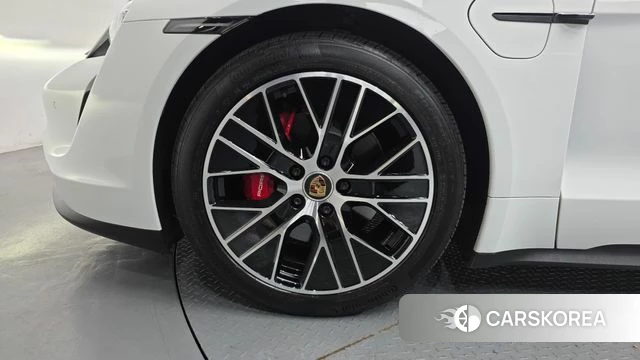 Porsche Taycan id 4848582 из Кореи 15