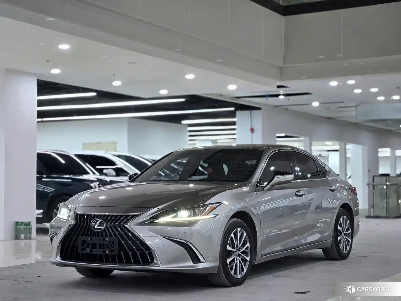 Lexus ES id 4487561 из Китая 7