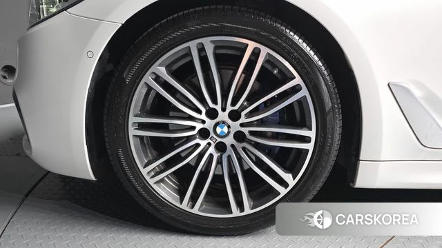 BMW 5 Series (G30) id 4693691 из Кореи 15