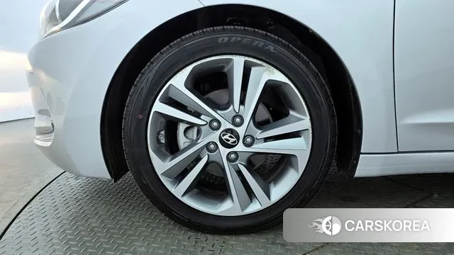 Hyundai Avante AD id 3489984 из Кореи 15