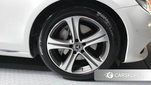 Mercedes-Benz E-Class W213 id 4188626 из Кореи 31