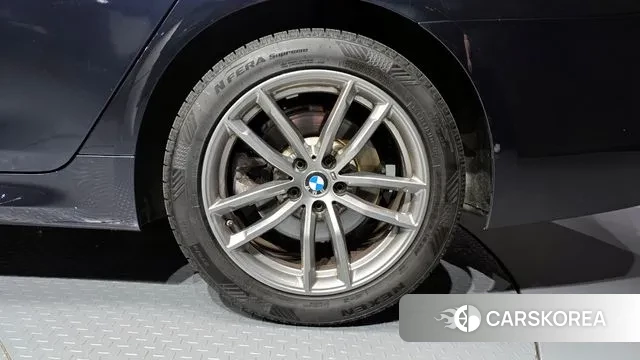 BMW 5 Series (G30) id 3009453 из Кореи 15