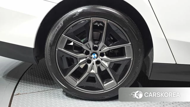 BMW 5 Series (G60) id 4177993 из Кореи 15